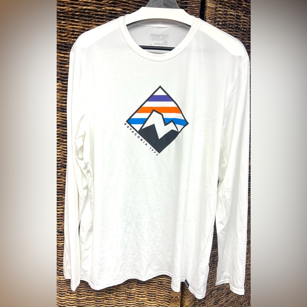 Patagonia White Long Sleeve Tee with Mountain Logo- Size: XLarge